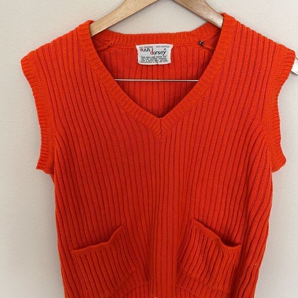 Womens Nan Dorsey Vintage Vneck Sweater Tank Size M - Picture 2 of 3